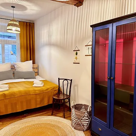 Apartment Grosse In Der Altstadt Von