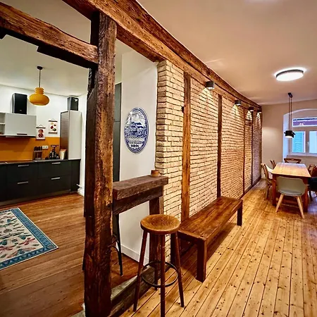 Grosse In Der Altstadt Von Apartment